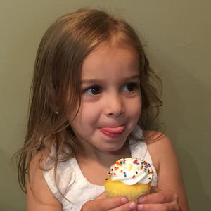 Meet your Posher, Mia